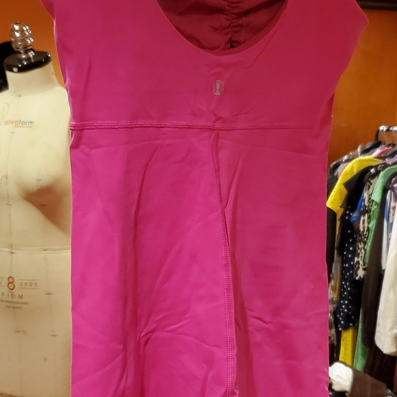Lululemon top, bright pink, built in support - Picture 7 of 8